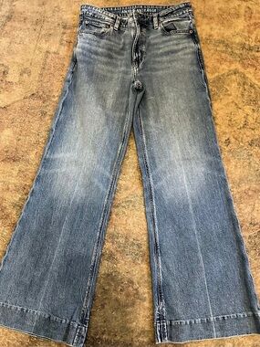 American Eagle AE Stretch High-Waisted Flare Jean Flare Jeans in Blue Size 6